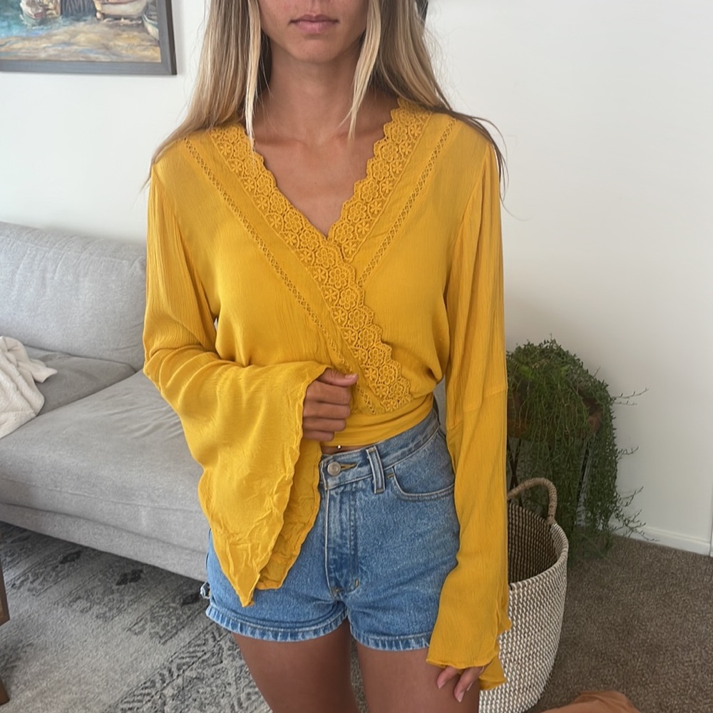 SOLD Yellow Long Sleeve Boho Crop top with Tie back | Miss Selfridge |size 10